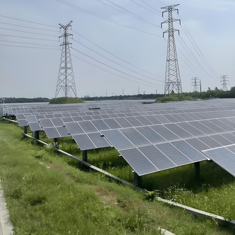 أقواس تركيب الطاقة الشمسية الأرضية نظام تركيب مرن وقابل للتعديل بتصميم حاصل على براءة اختراع لتركيب آمن لمشاريع الطاقة الشمسية